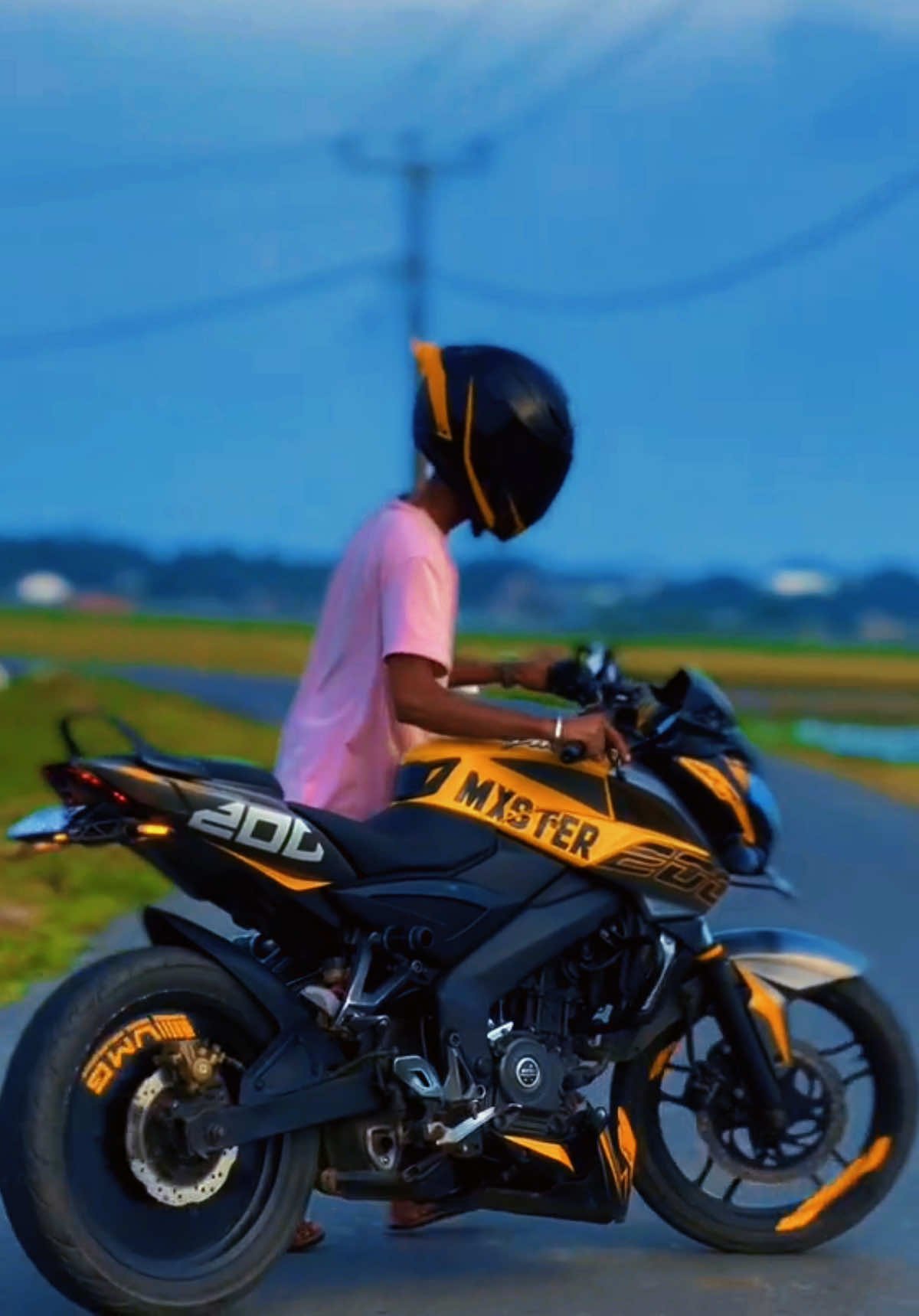 @MADHESI__XAURA