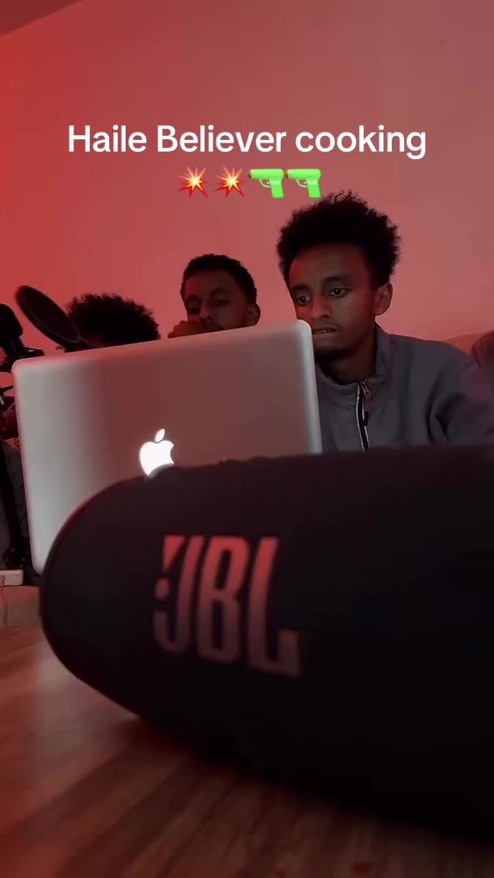 @1hood