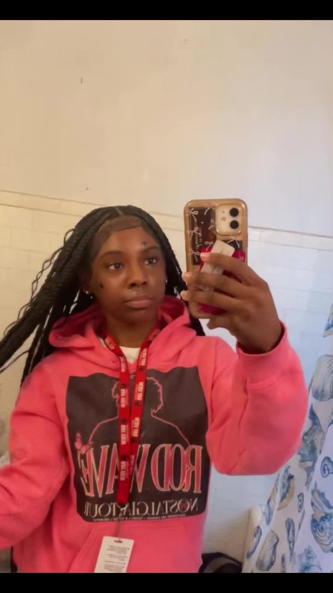@lilariiarii