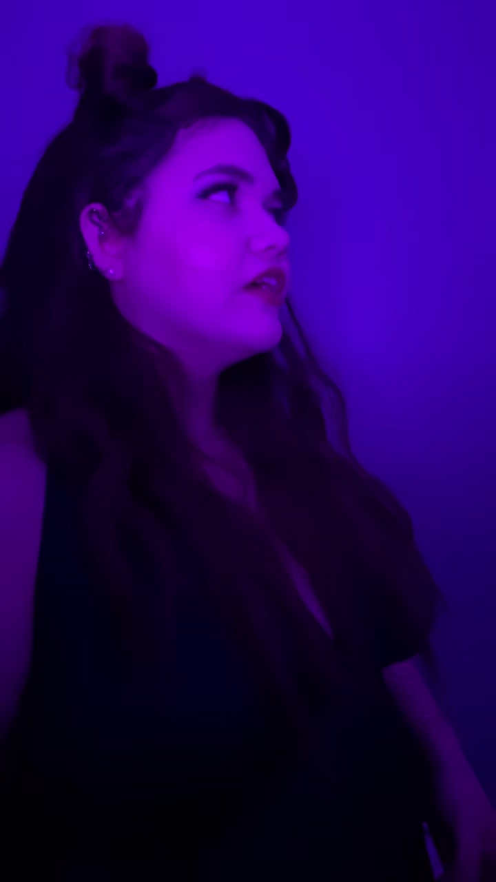 @🎭 Erikka 💜