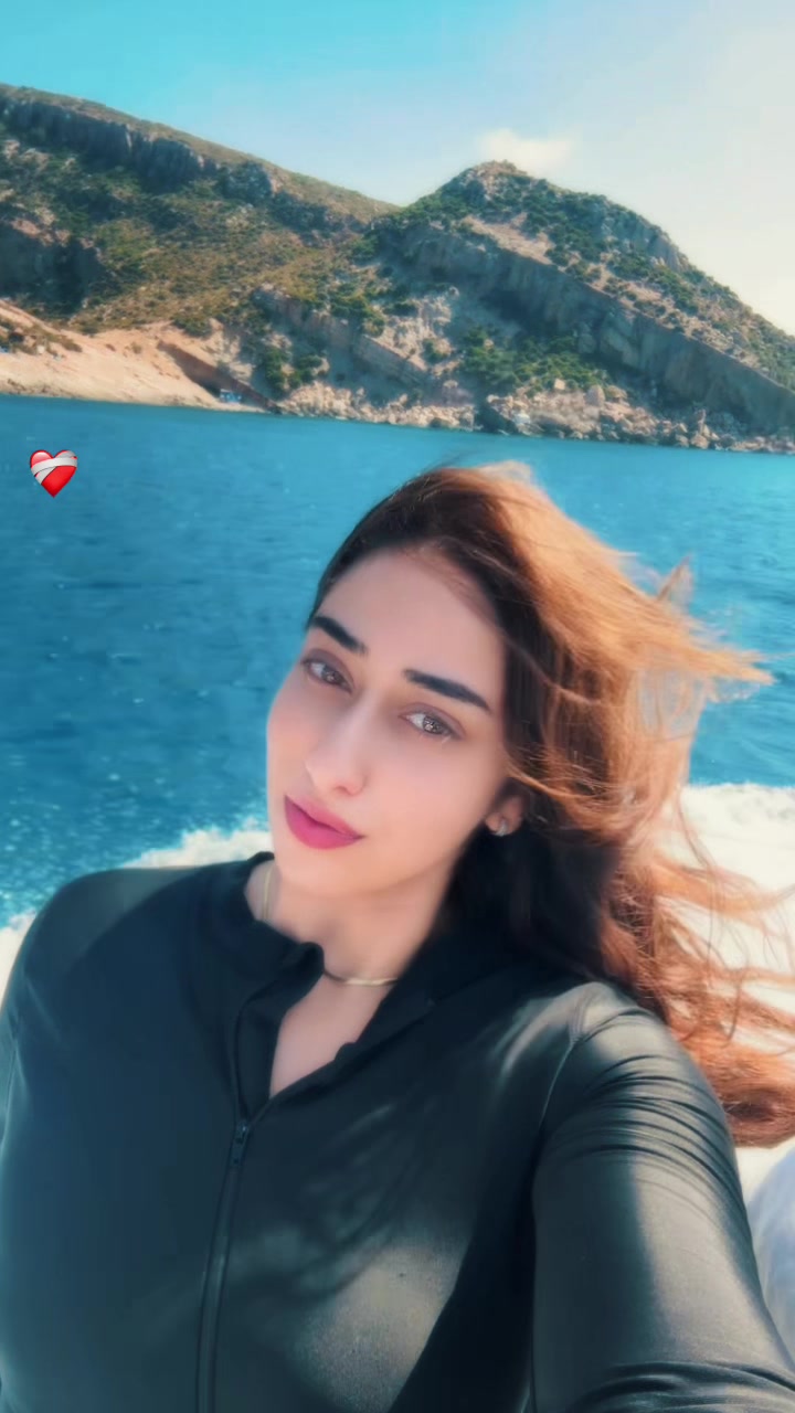 @𝓜𝓲𝓷𝓪 🎀