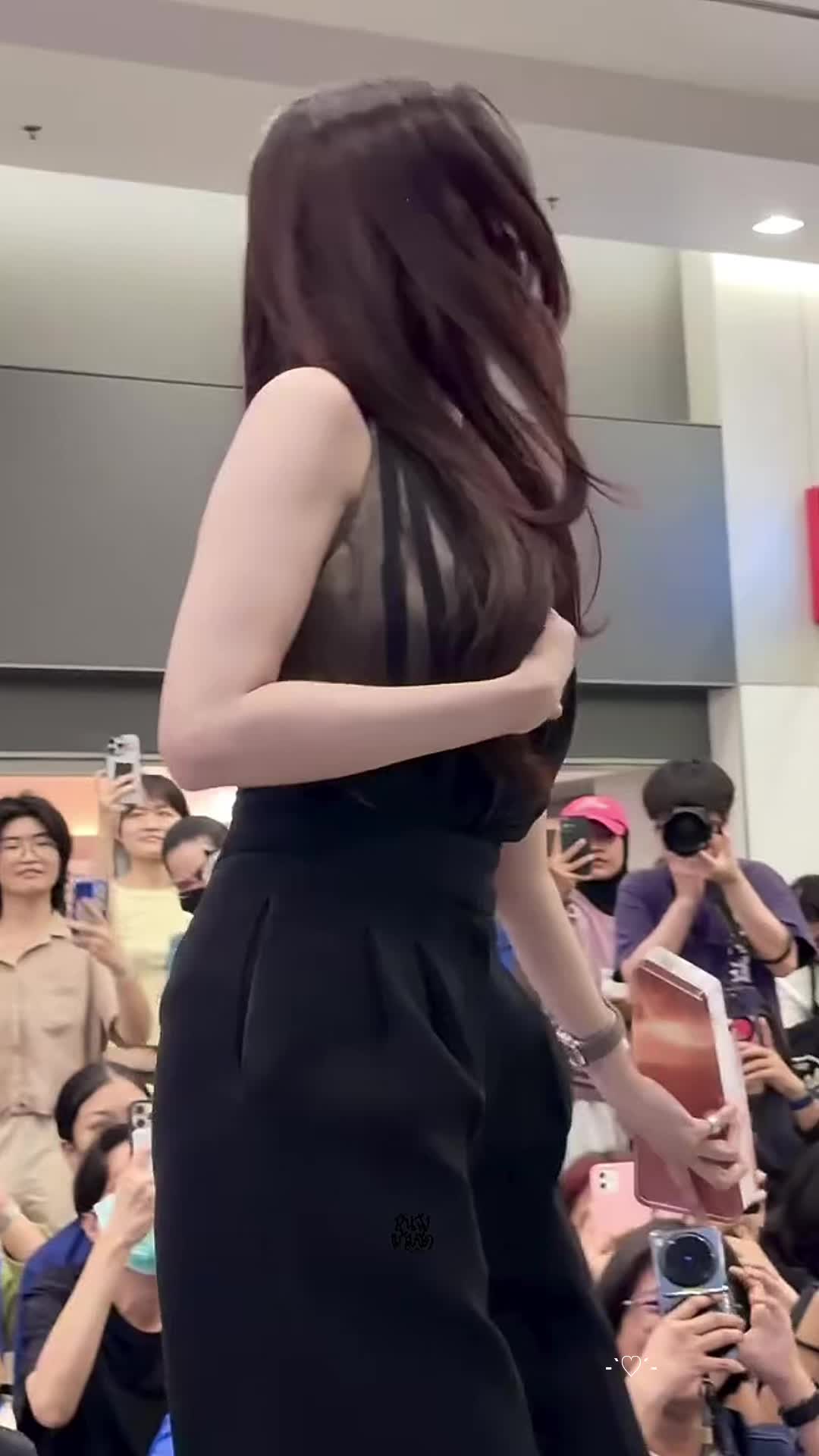 @itsdeeツ