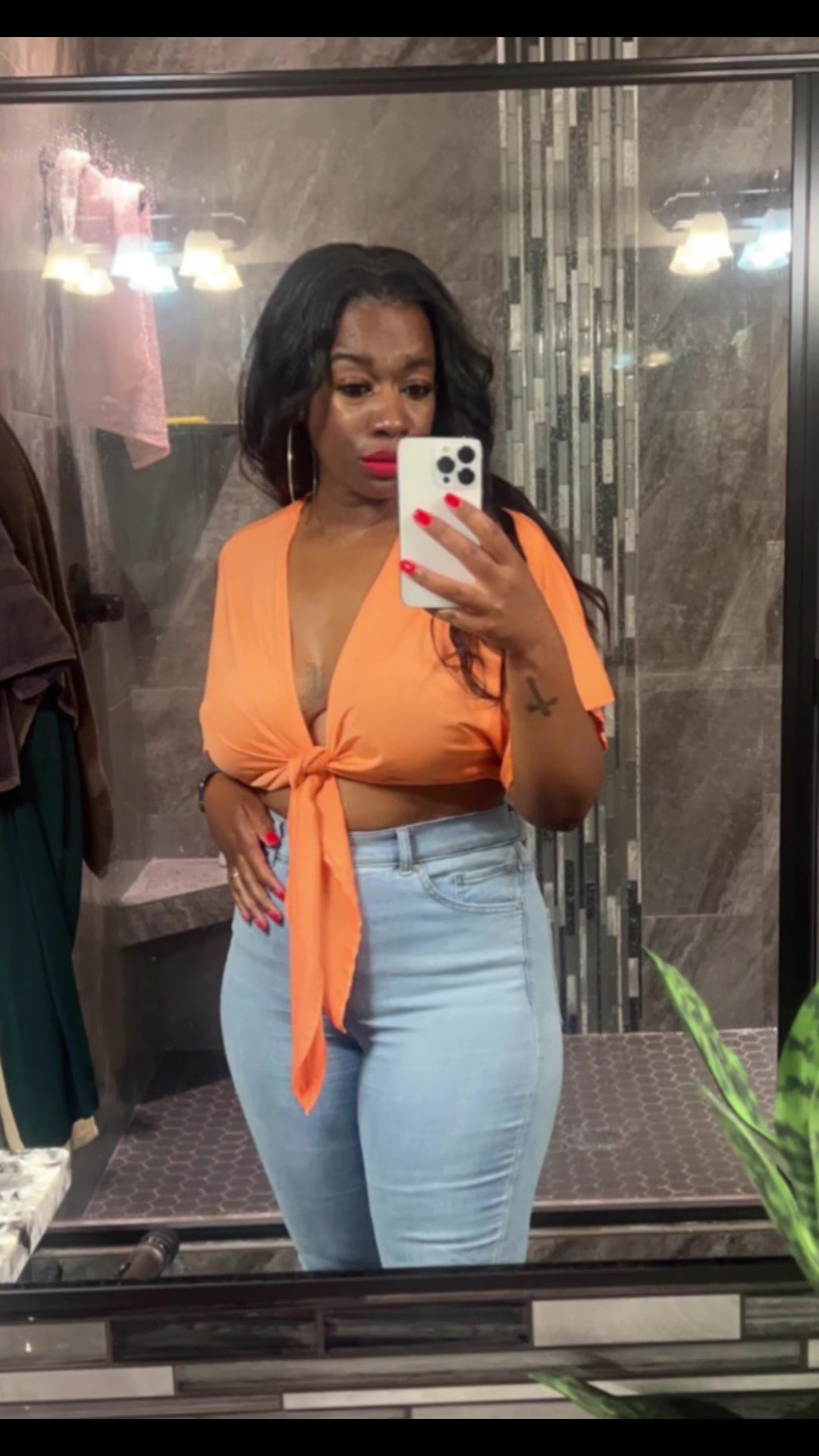 @Debbie🧡
