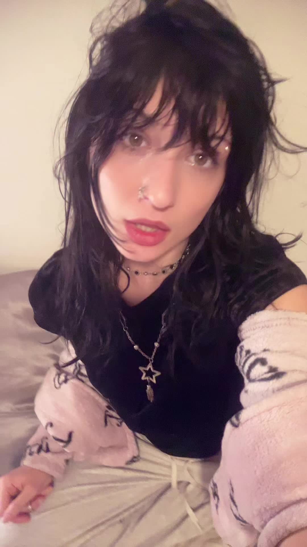 @…