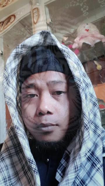 @🤗 JON.Hendrik,73🤗