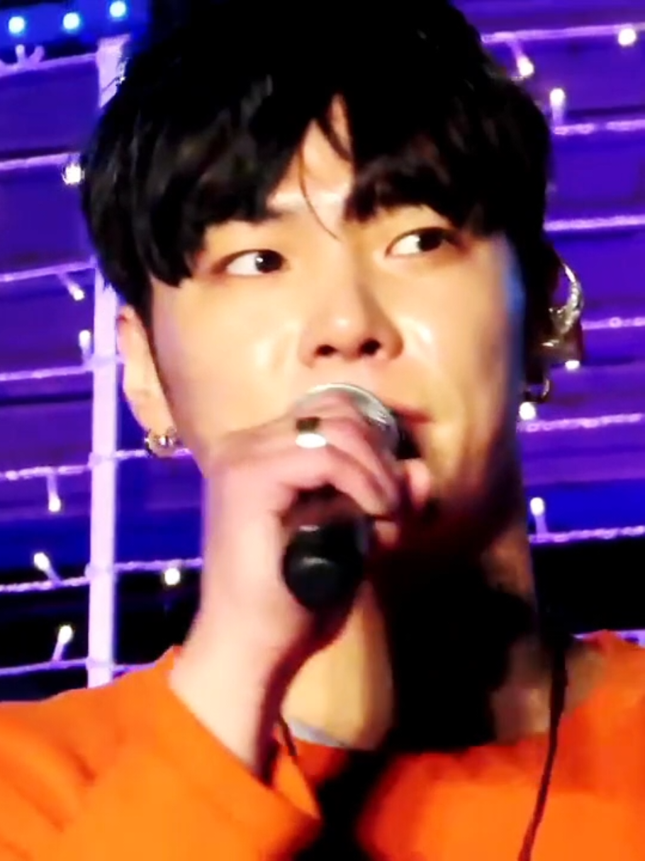 @유니