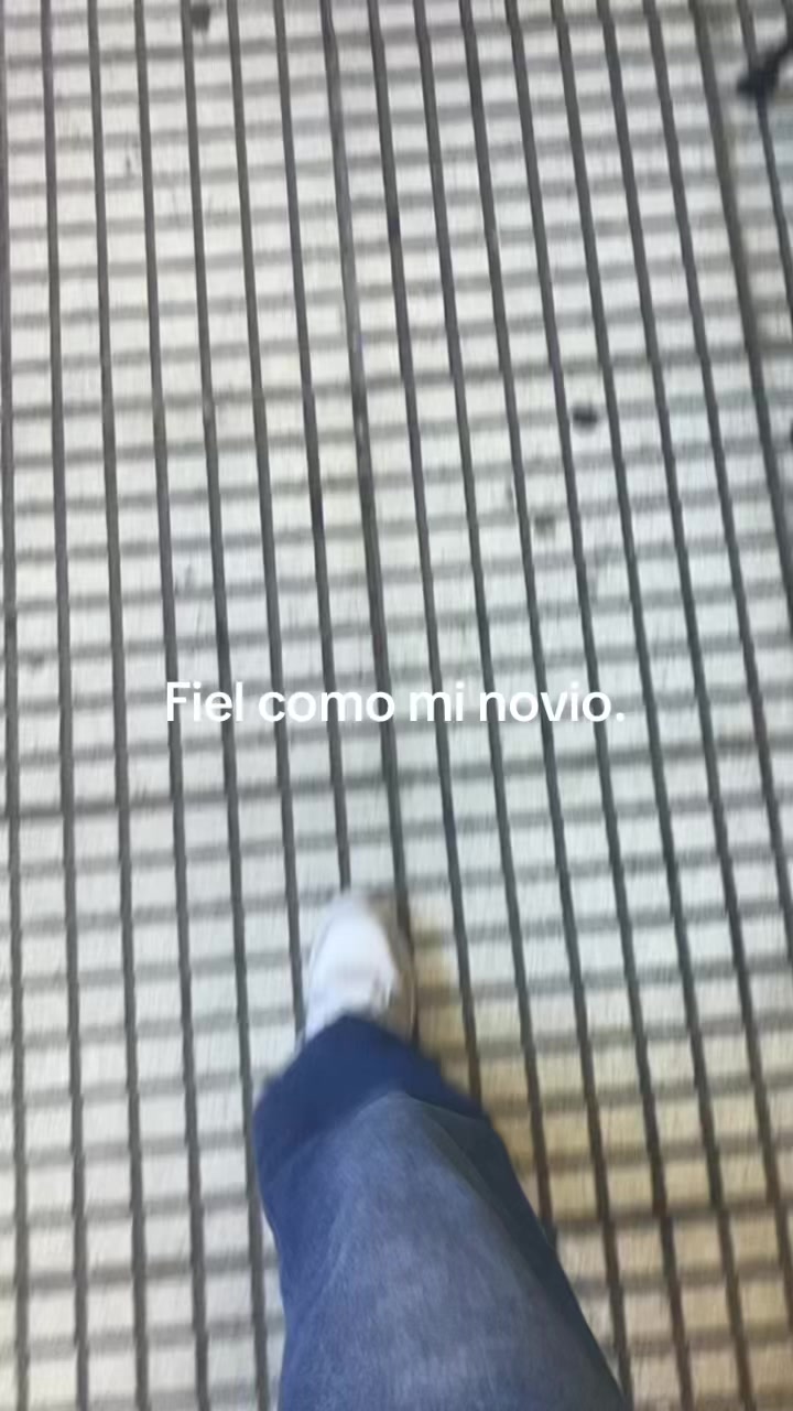 @🦦