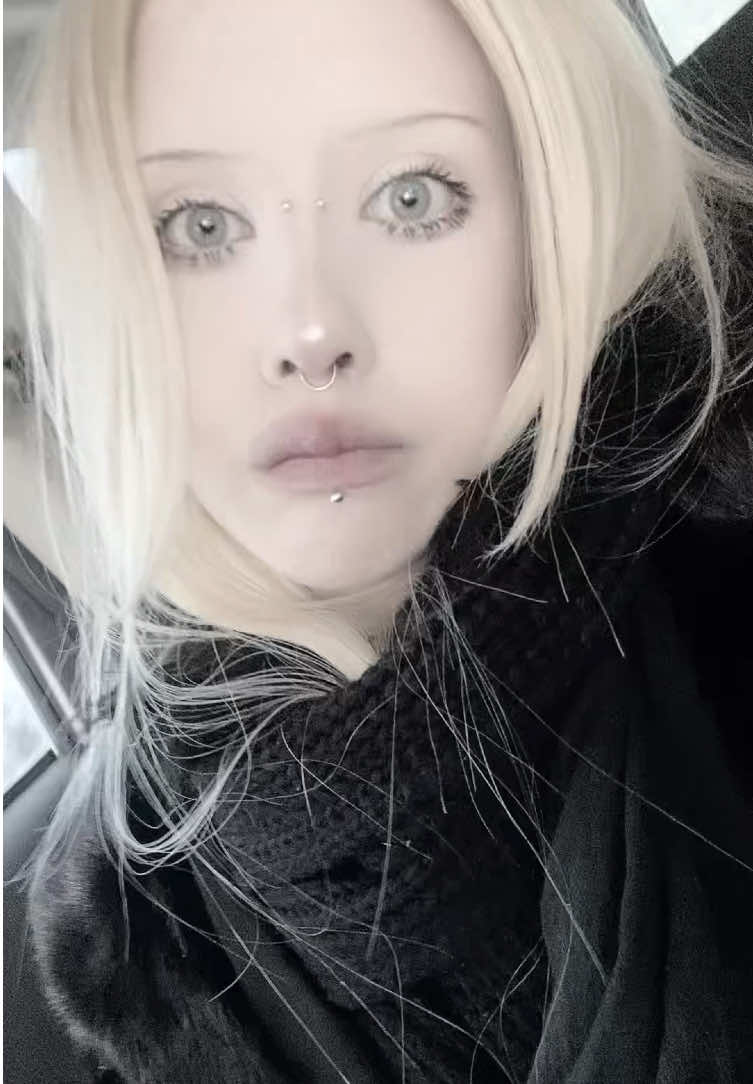 @damnwitchq