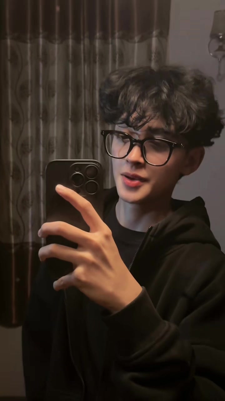 @🧑🏻&zwj;🦱