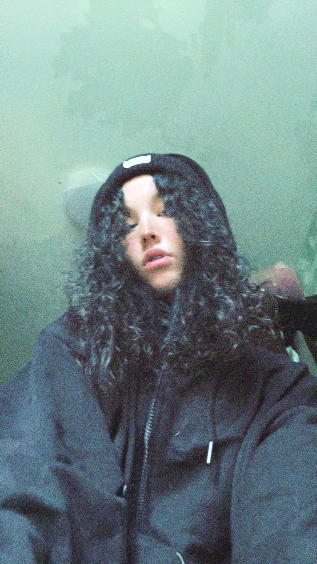 @^•^