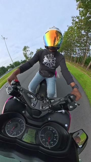 @ahli mesyuarat tingkap