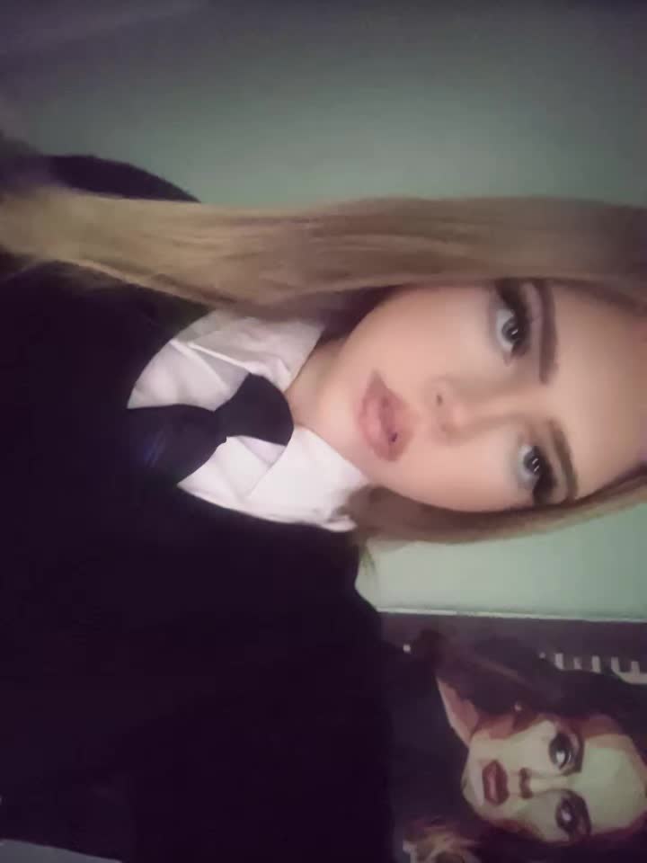 @🪽👱♀️