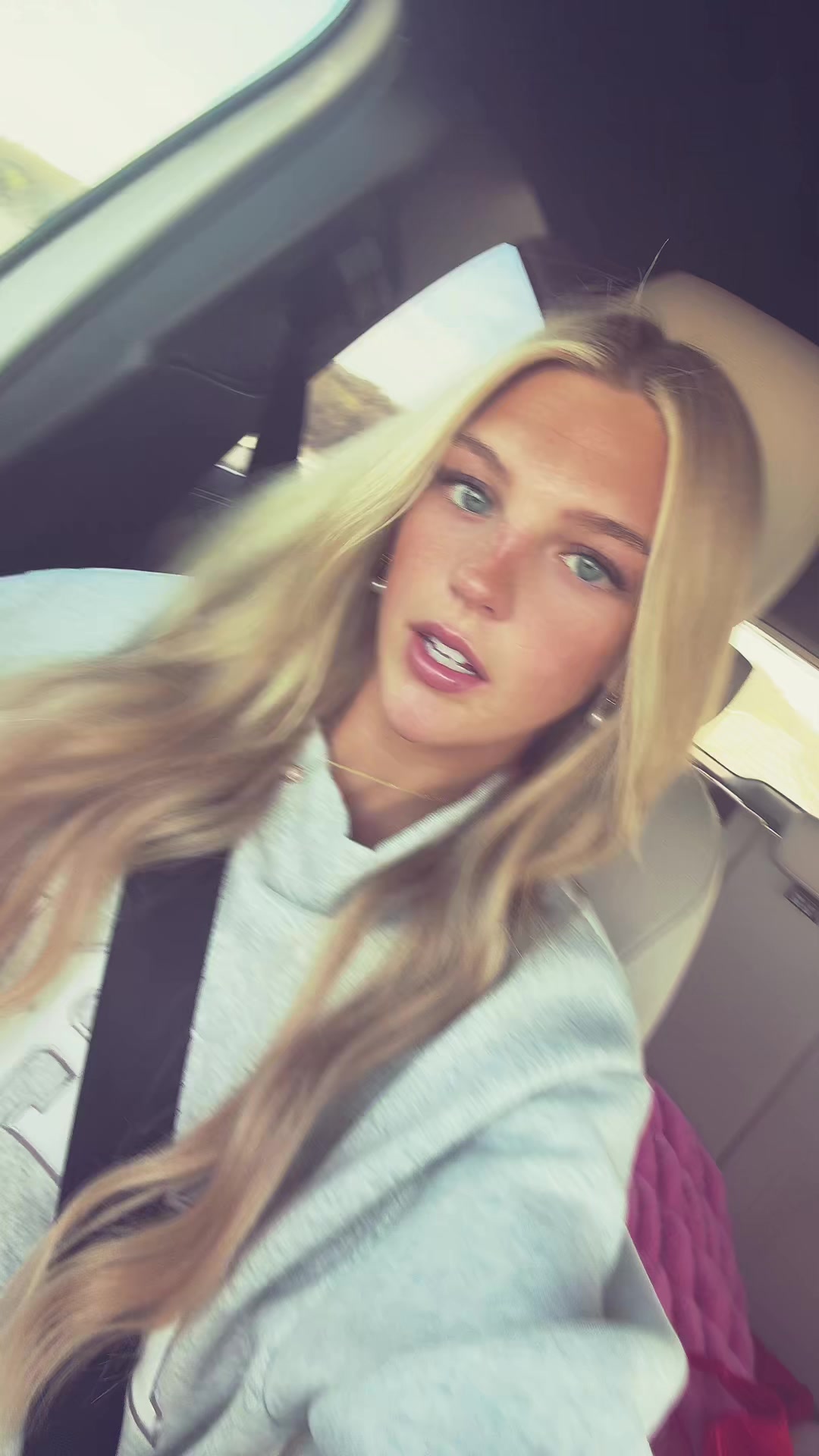 @lizzyyy
