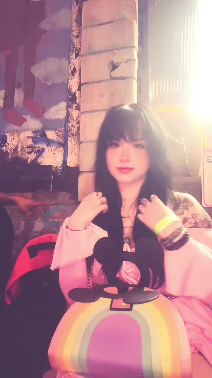 @mars as a girl ❤️🔥