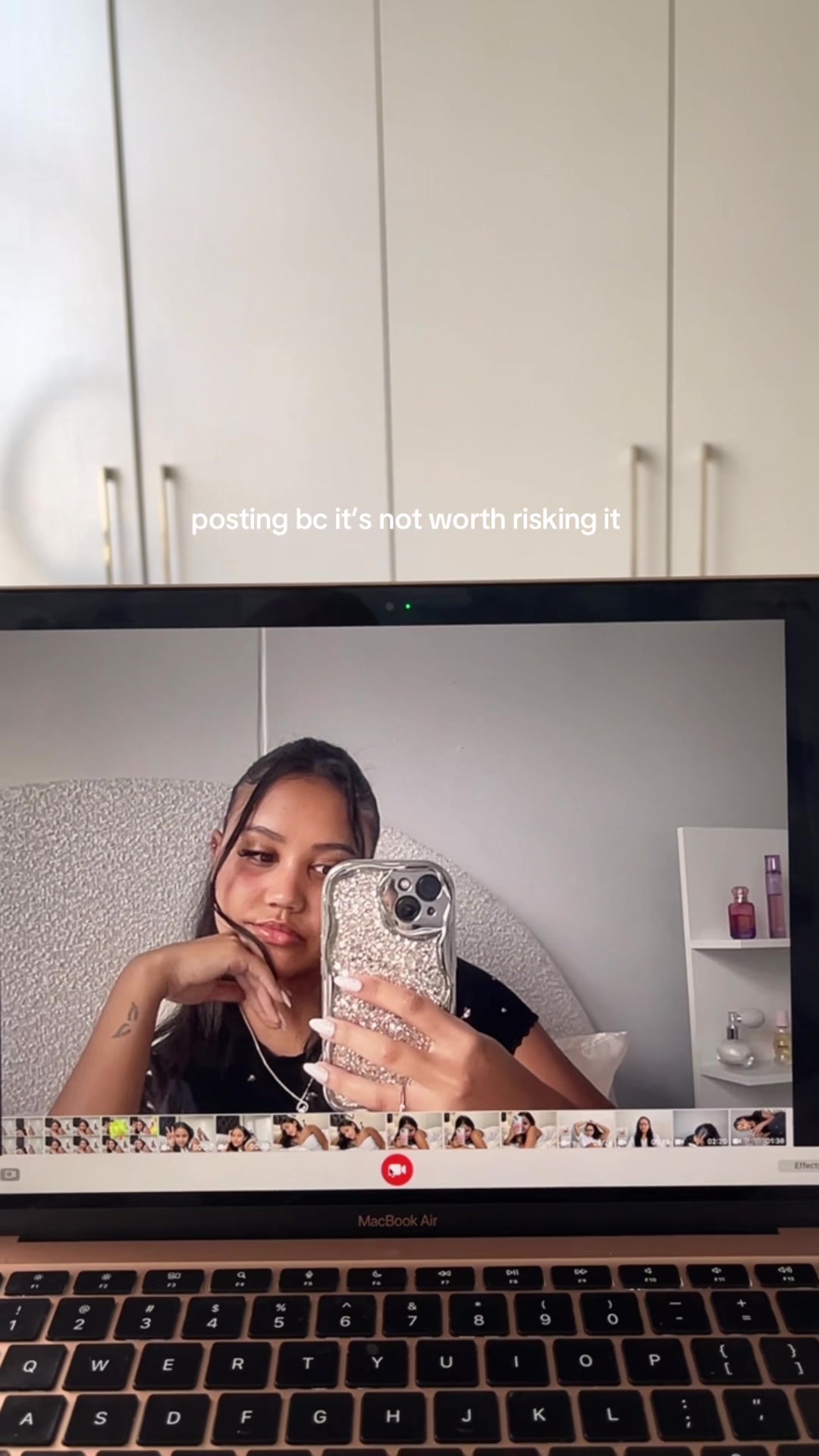 @AnnushkA