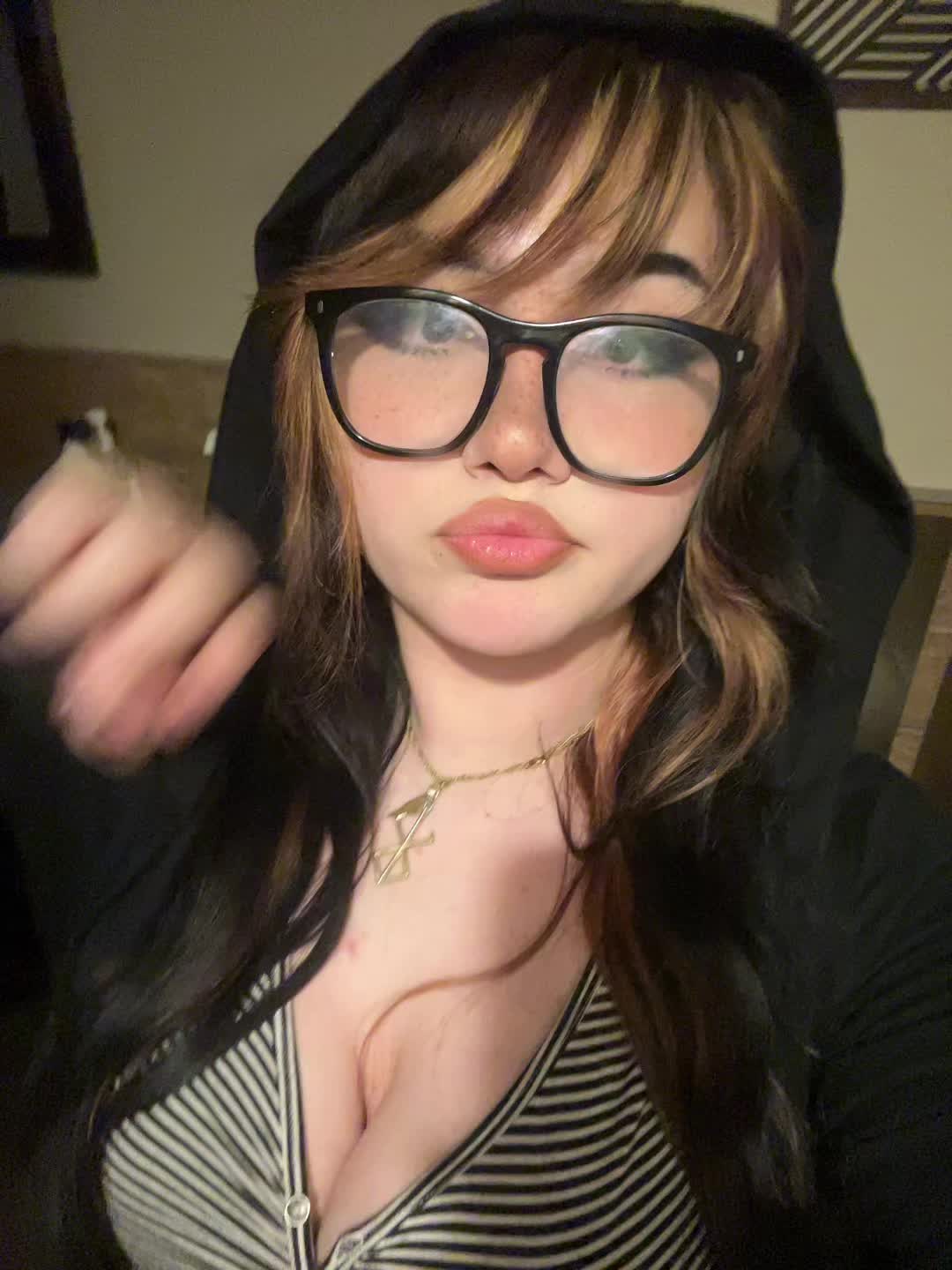 @isaphernelia