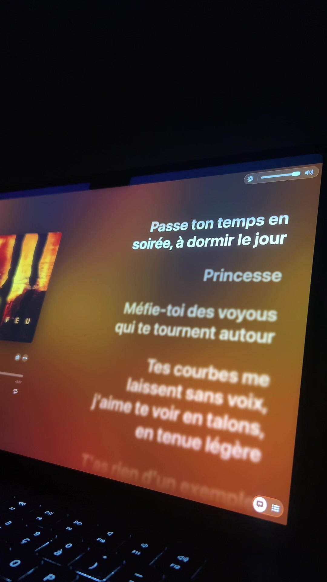 @🎧LYRICS_TOK🎵