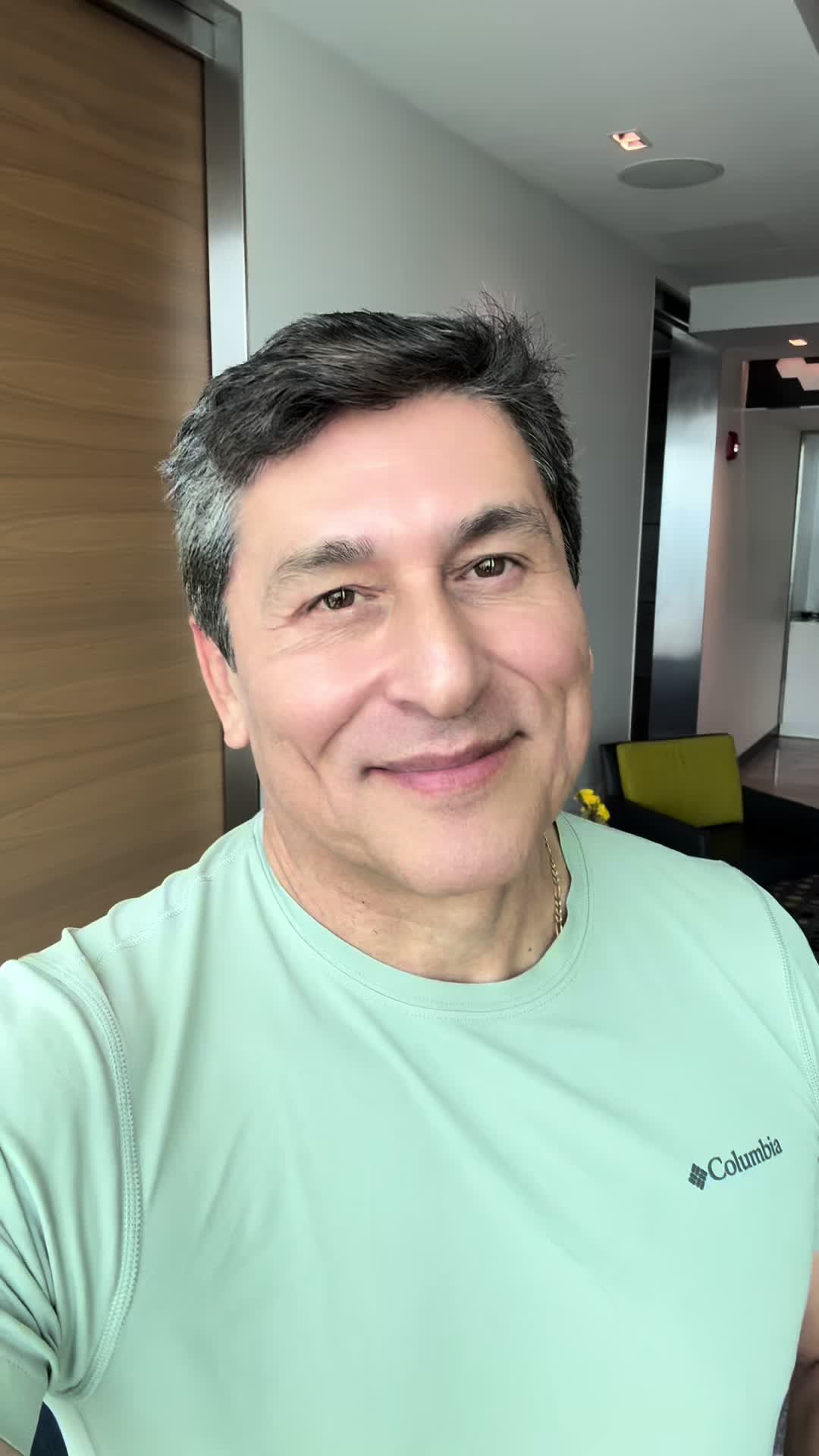 @César Lozano