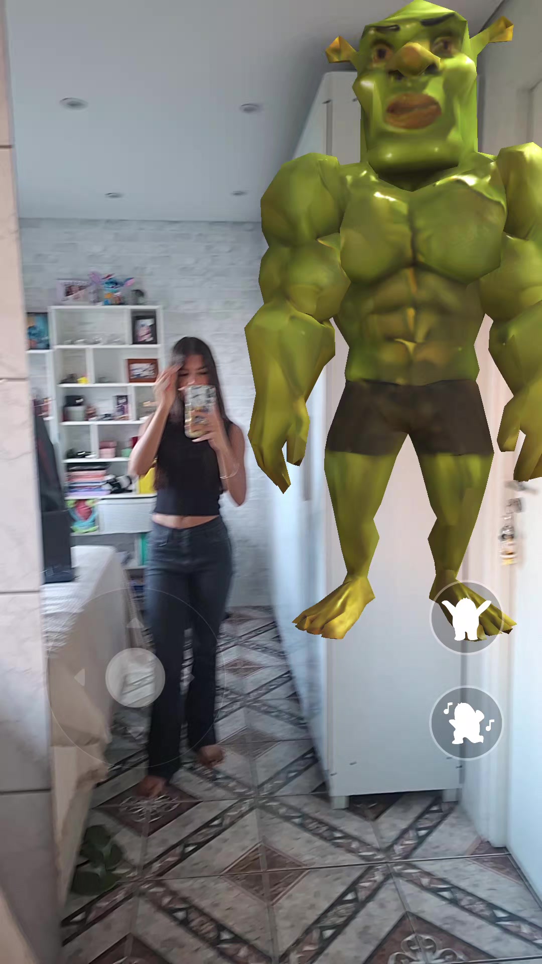 @🌜⚢