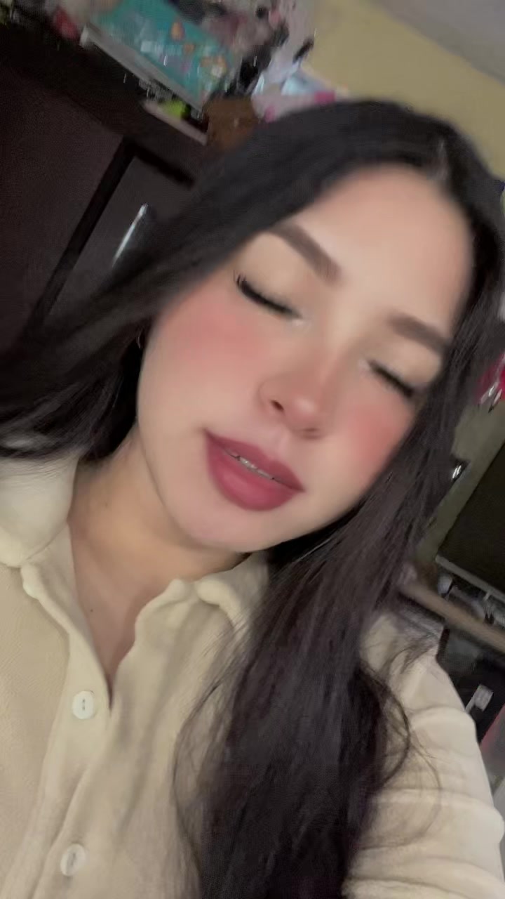 @Gabriela 🦋🤍🎄