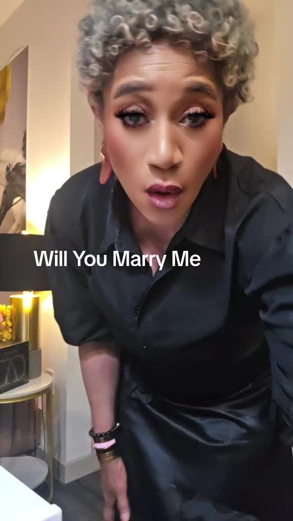 @Demi