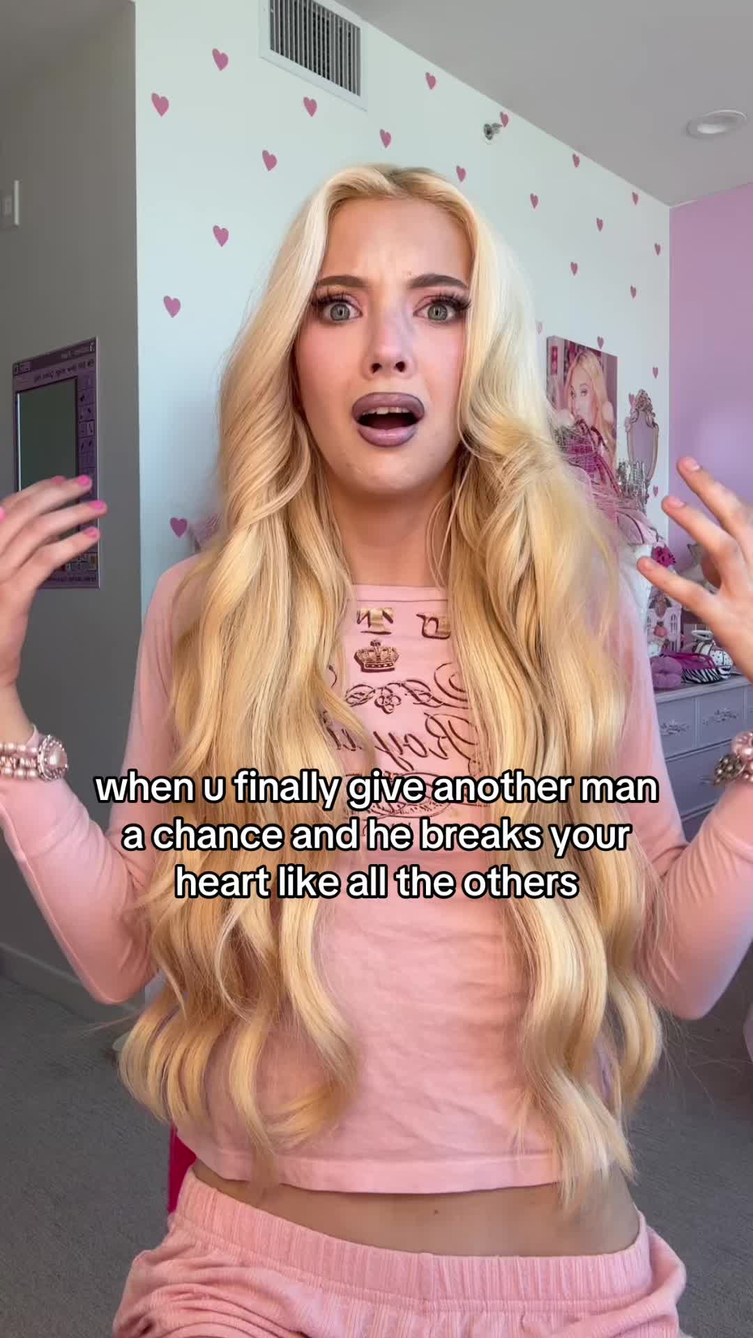 @mo