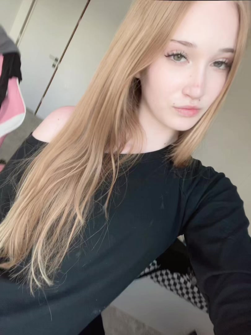 @👾