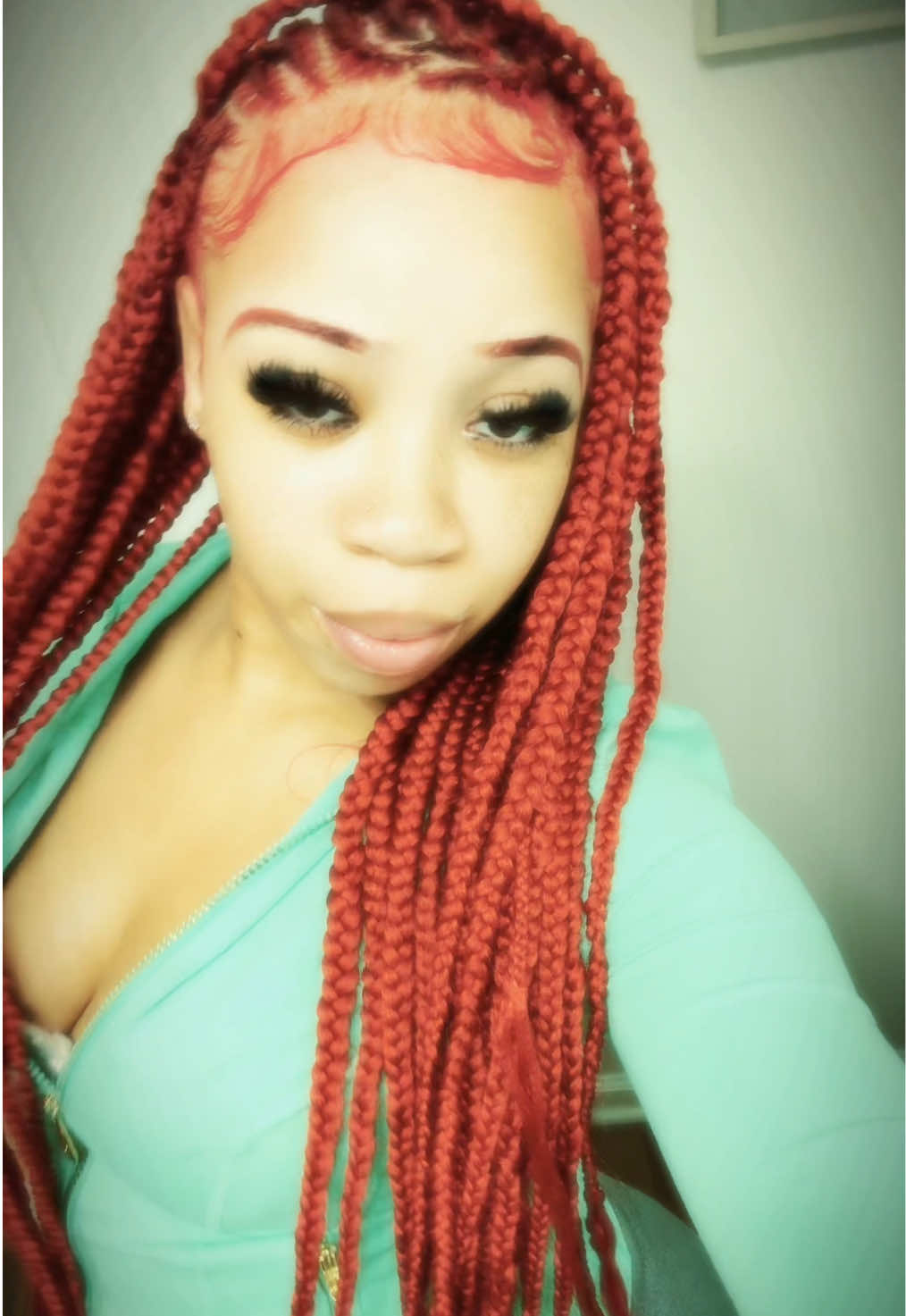 @itsAshuntii