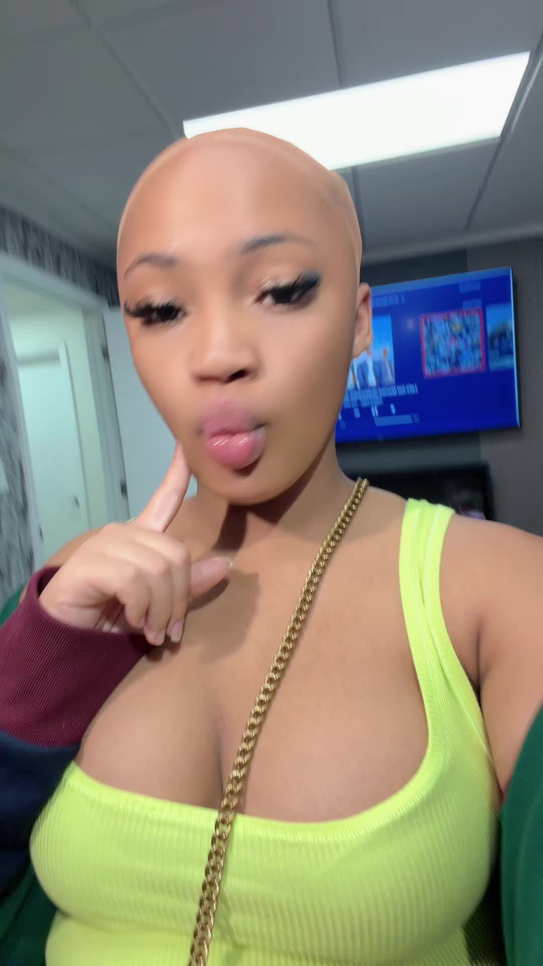 @moyyyaa_8
