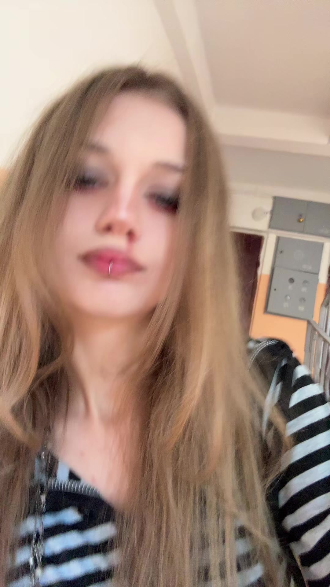@:33