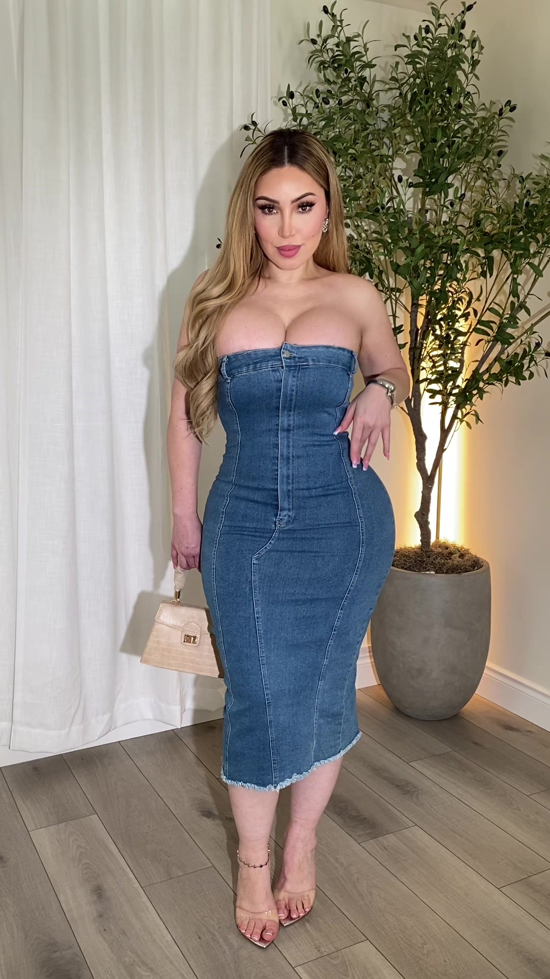 @GoldenDivinity