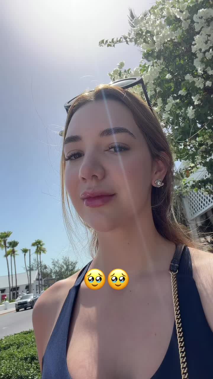 @Vee🤍