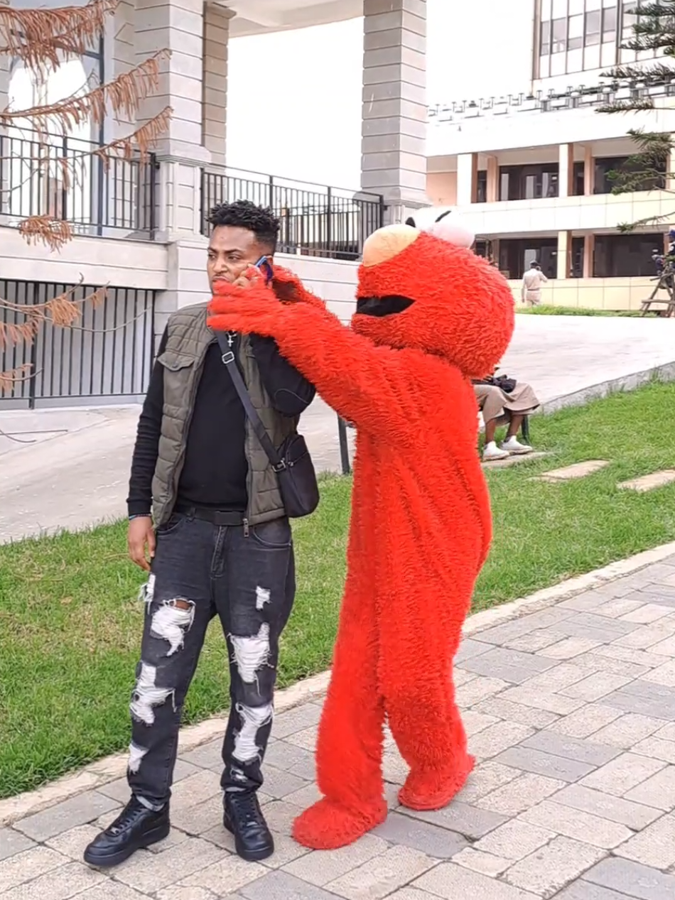 @Elmo