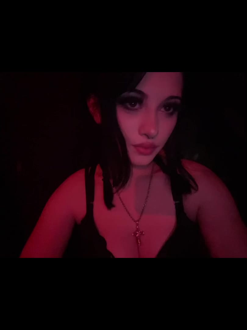 @v4mp_d0llrot4u