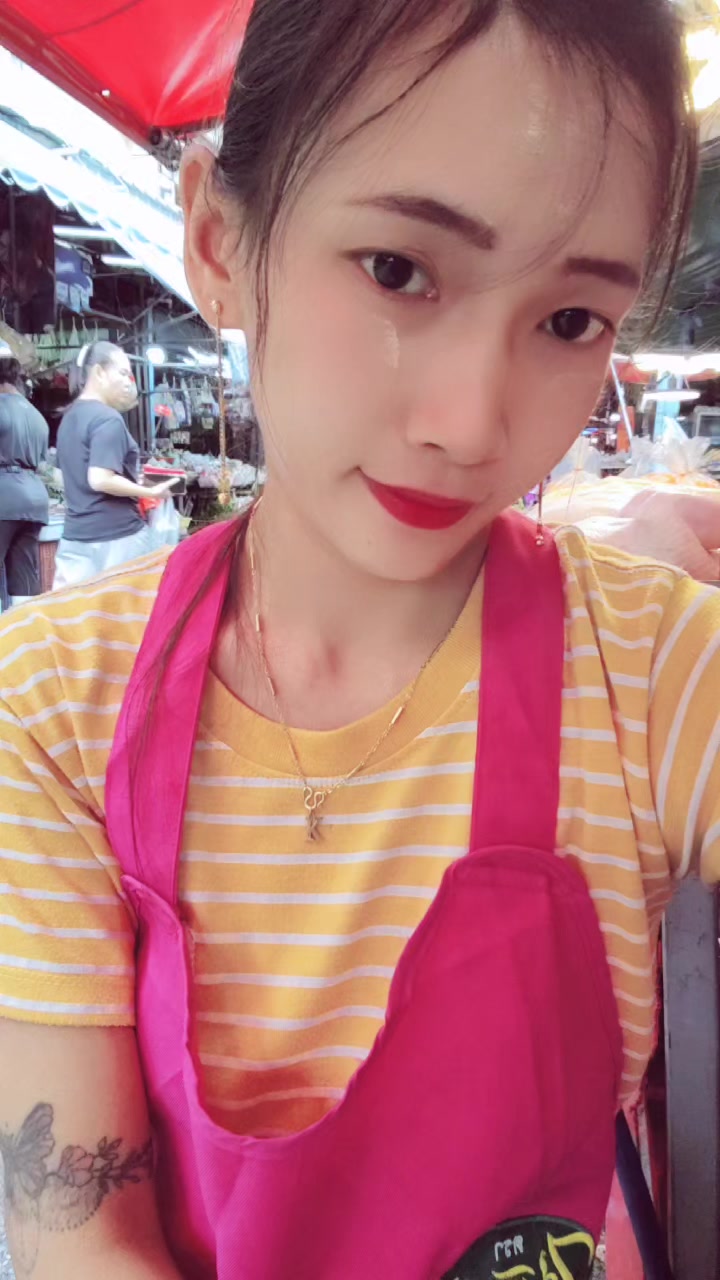 @🌿Kay Thi Khaing🌿(ဖြူးသူလေး)