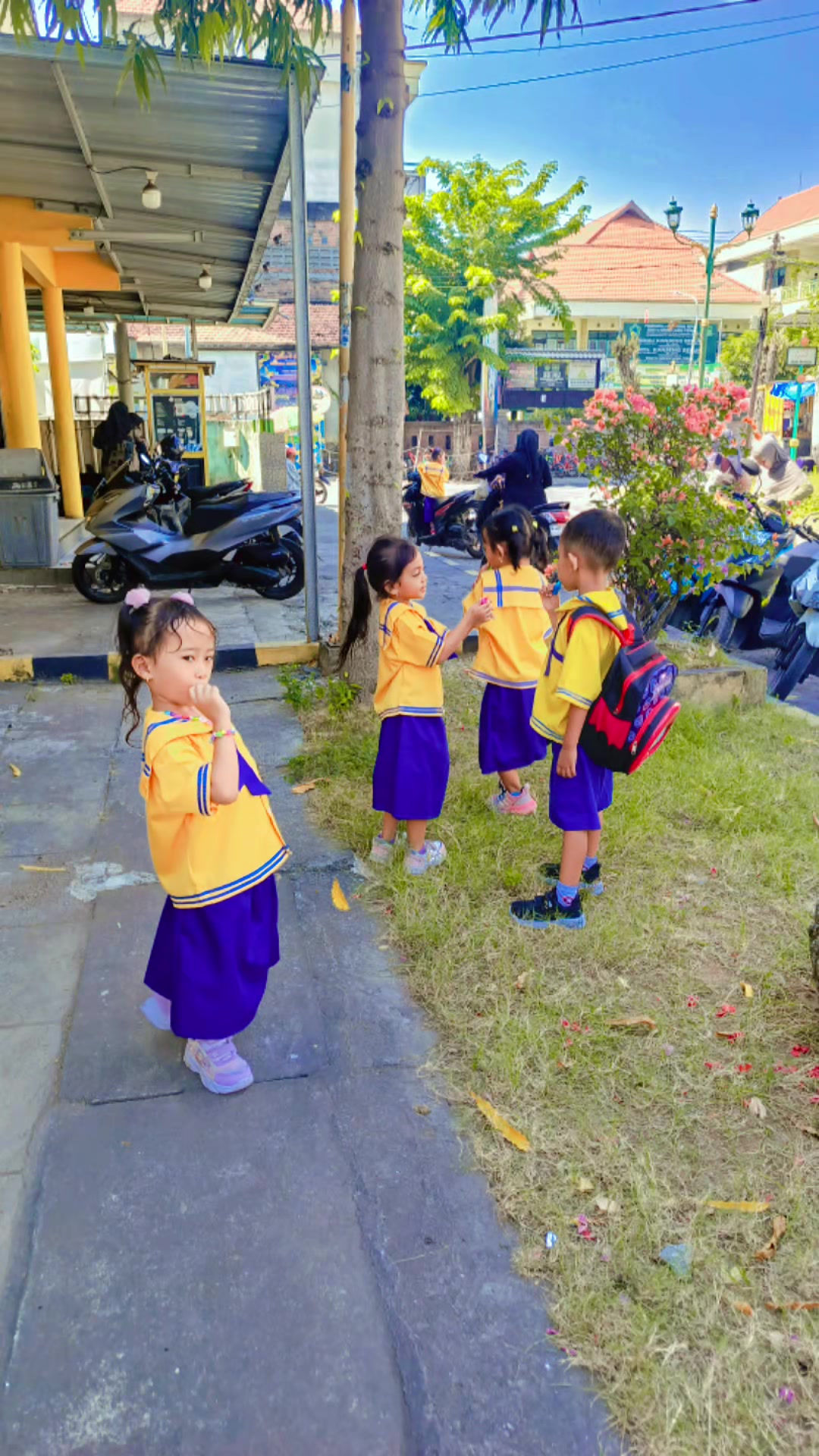 @Eilly Khanza Haura Nisrina