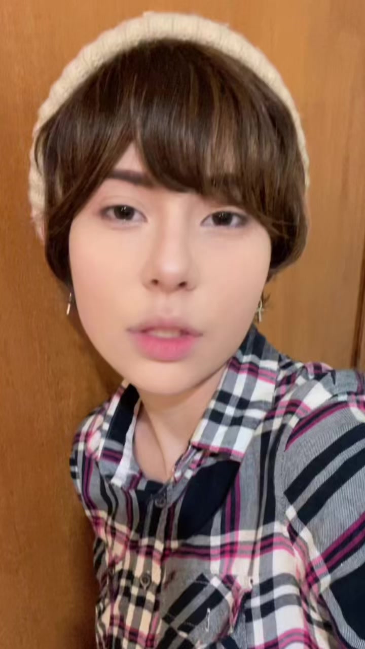 @livz 𖤐꧂
