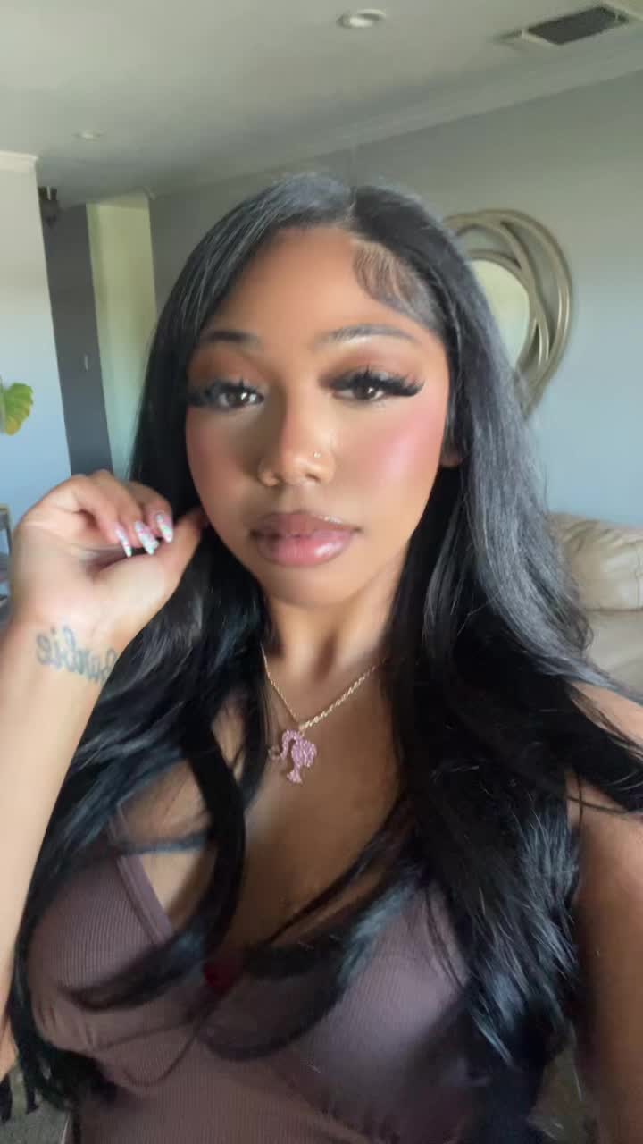 @Cali Barbie &trade;️🎀