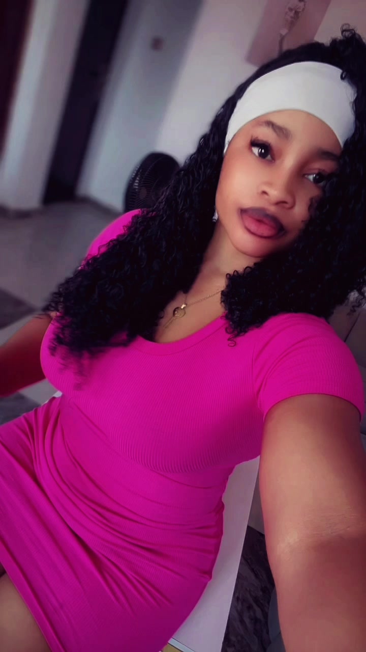 @Mirabell👅🥵