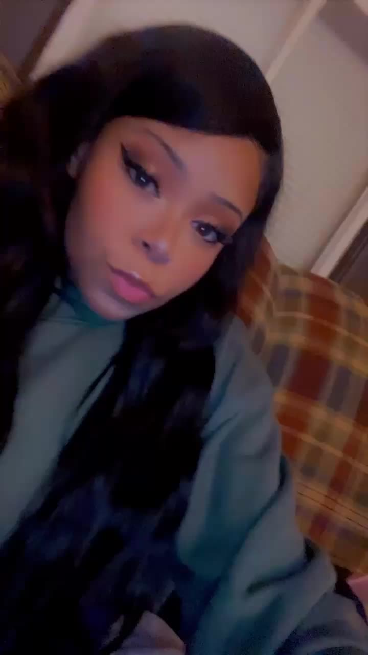 @Neesha Dee