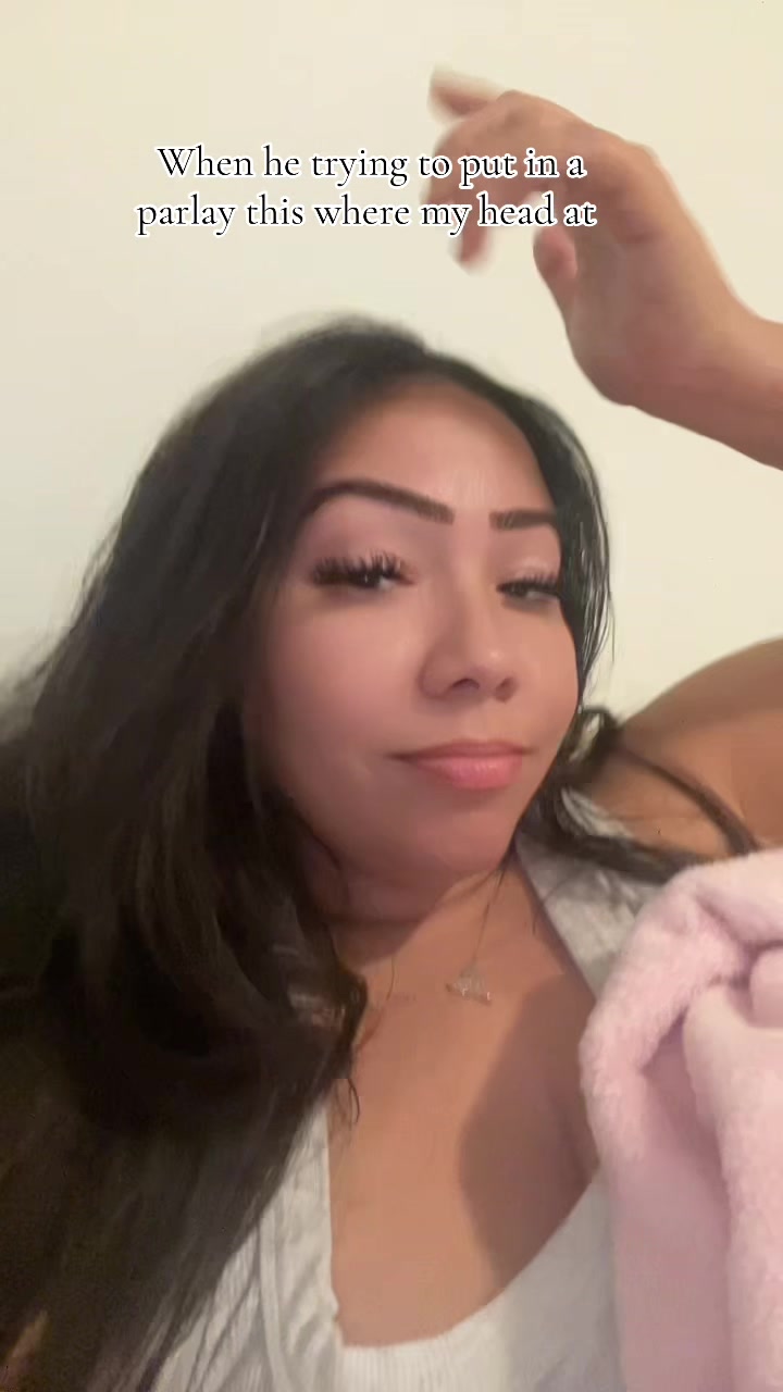 @KrystinaB 🦅🖤