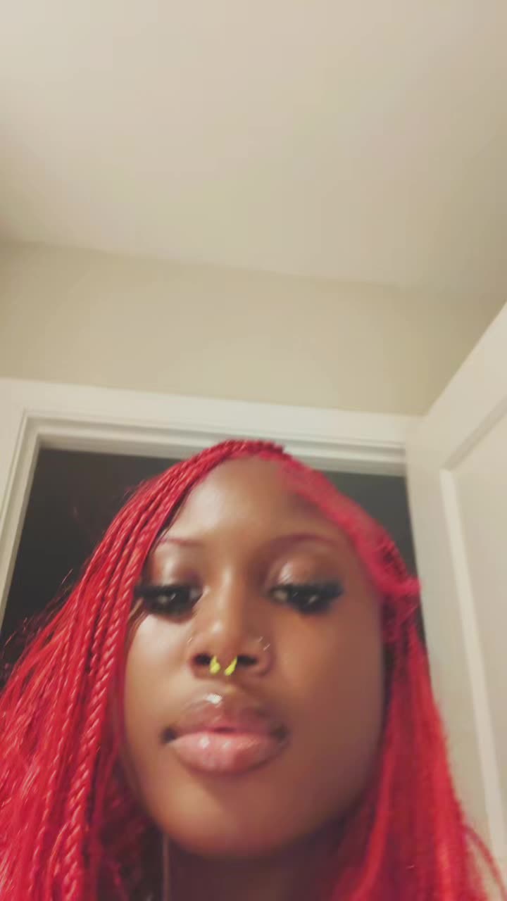 @🧖🏾♀️