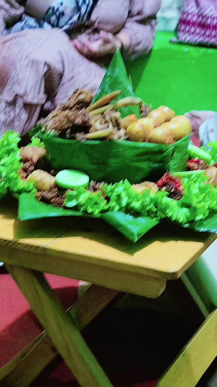 @أنيسة فيتري