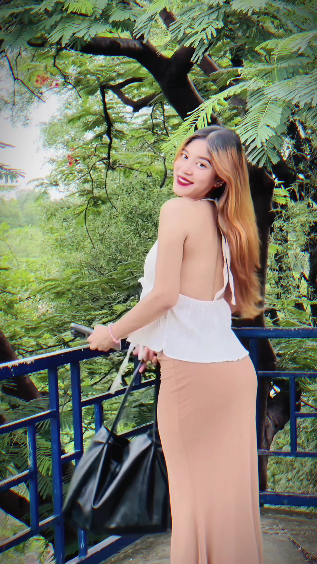 @Moe Yu Ya ( Hla Gyi )