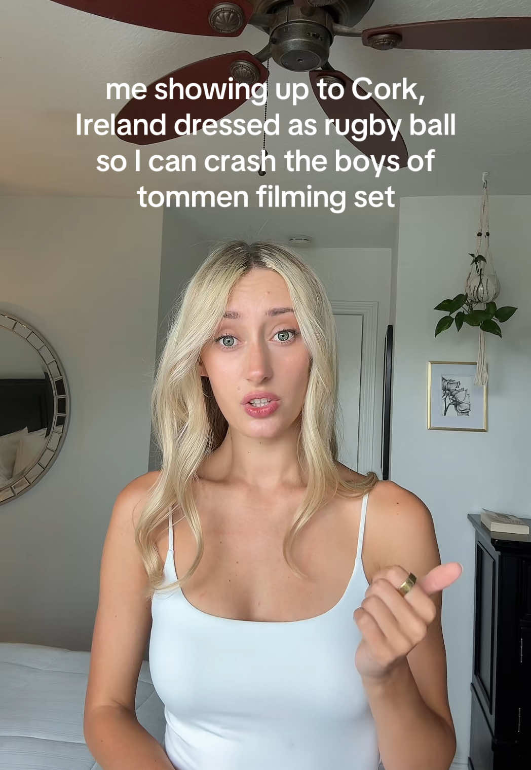 @Courtney Renée 📖