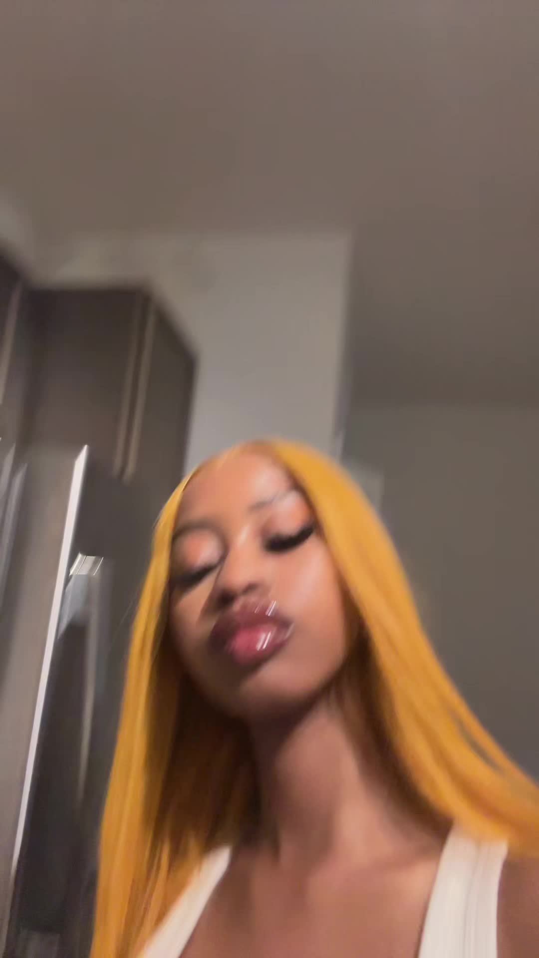 @missniakay