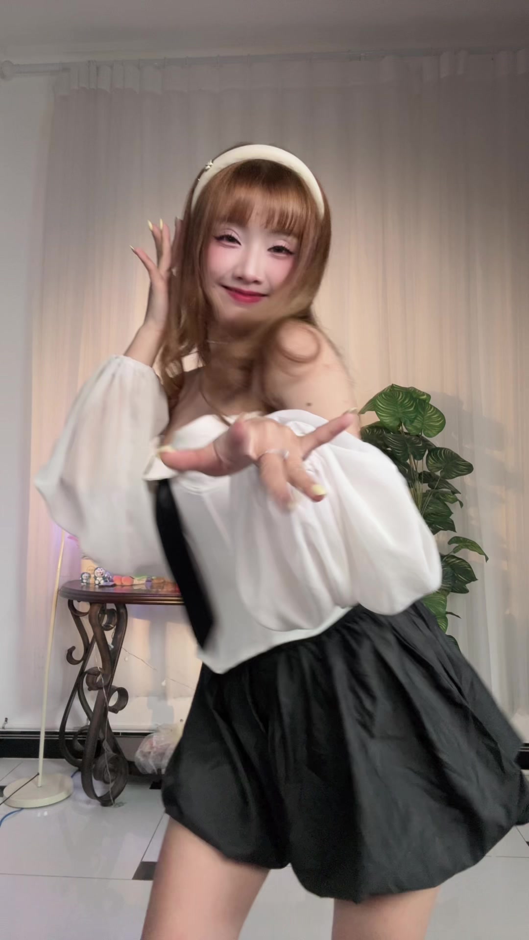 @𝓗𝓪̀ 𝓥𝓲 🌷