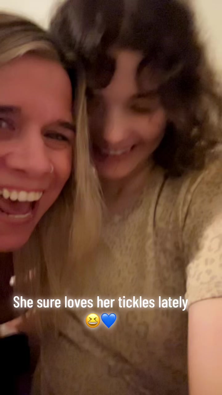 @Hotmomvibes