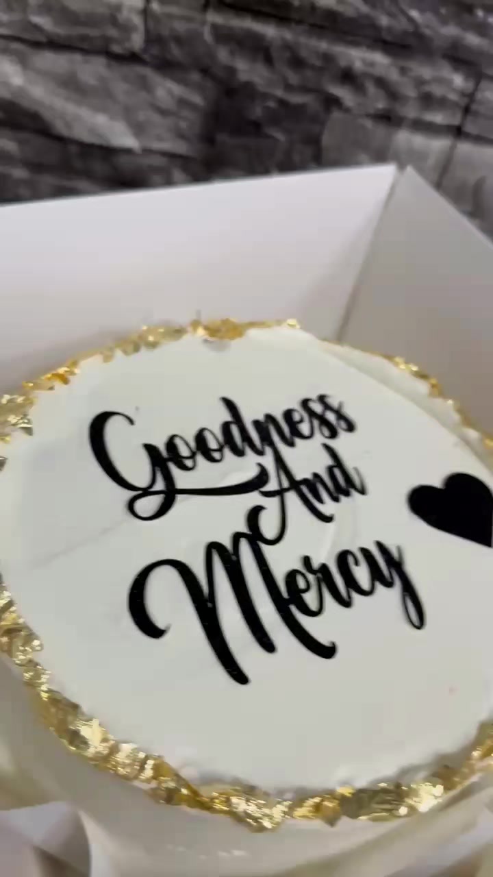 @IVANNAZ CAKES .0771402931