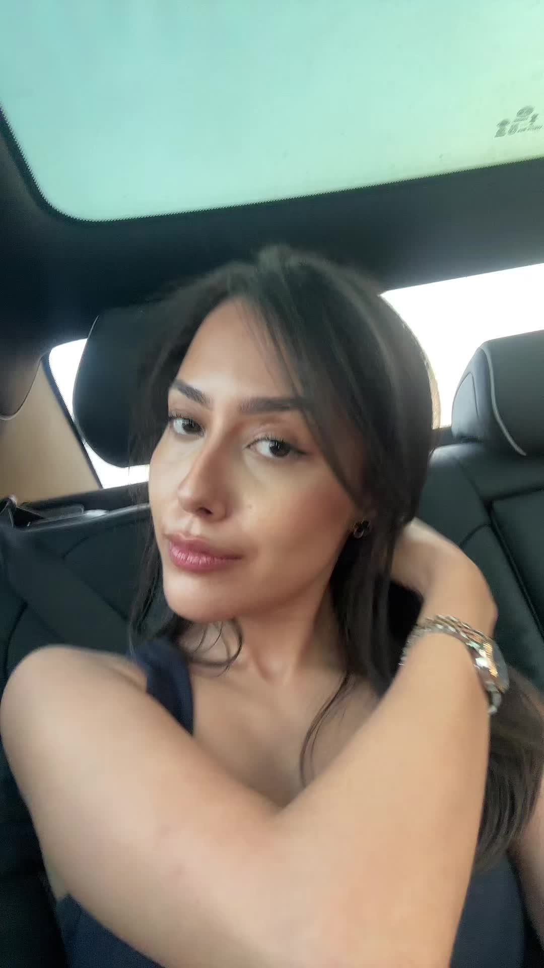 @petiteemuse